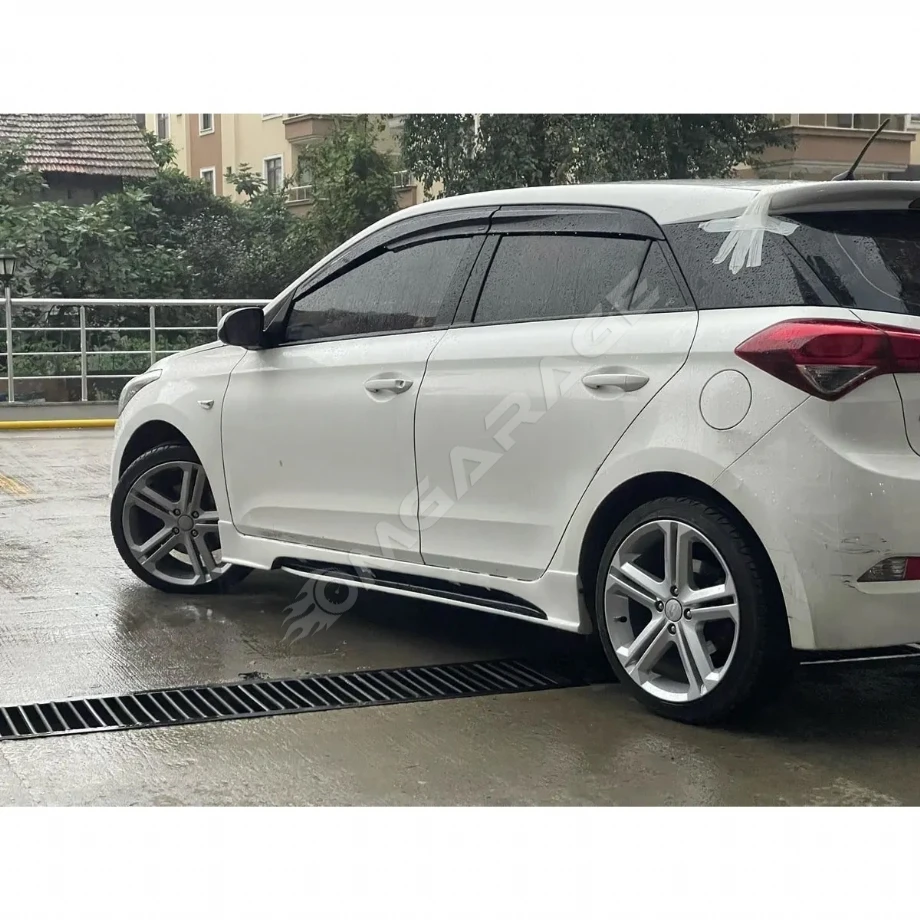 Hyundai i20 Custom Yan Marşpiyel Seti Mat Siyah Plastik 2 Adet